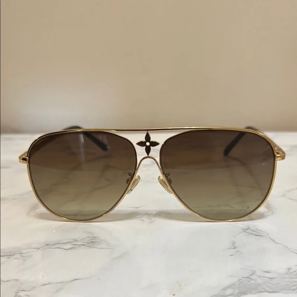 Louis Vuitton Gold Aviator Sunglasses - Picture 5 of 8
